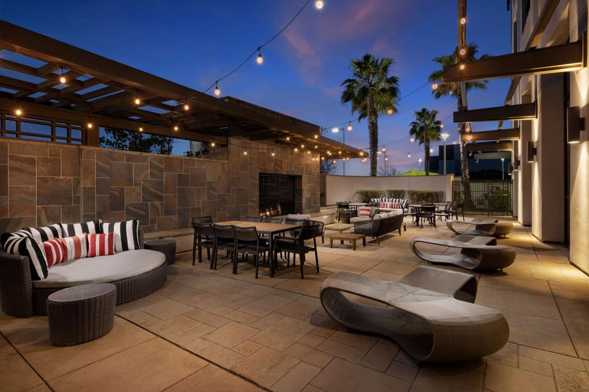 Hampton & - Napa, Ca 3*